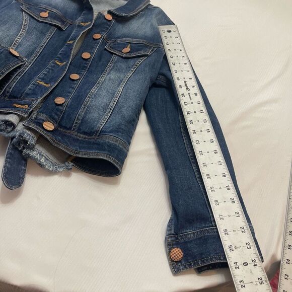 Cabi Denim Jean Jacket Size Medium - Picture 4 of 8